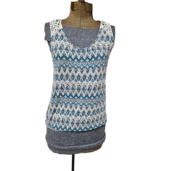 Mudd Womens Size Small Sleeveless Boho Top Crochet Lace Back Geometric Print - Picture 1 of 10